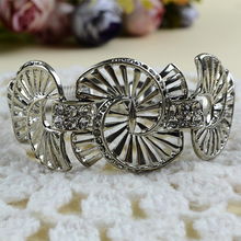 春夏銀光 歐美原單鑲鉆飾品，個性時尚新風潮